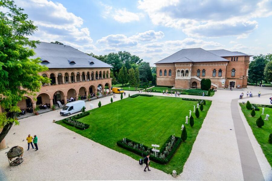Private Half Day Trip to Snagov Monastery & Mogosoaia - Time management in a 4-hour private itinerary