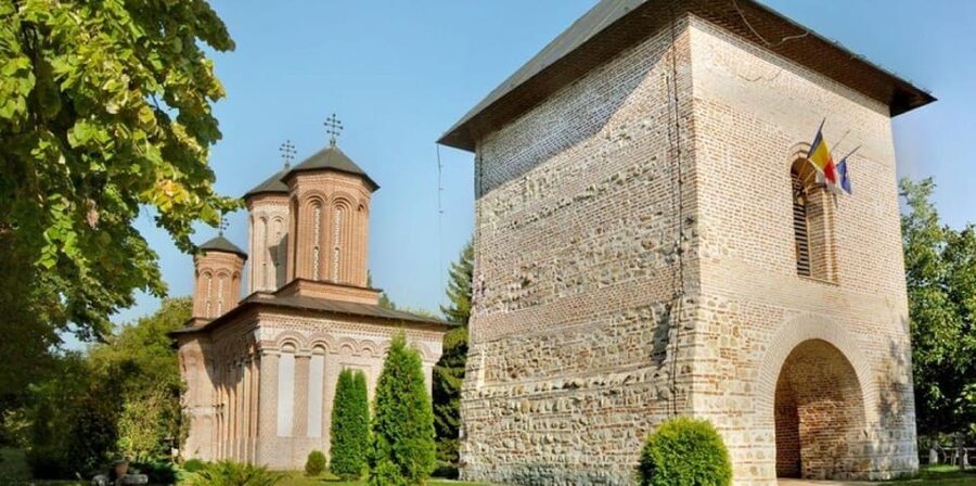 Private Tour from Bucharest to Dracula's tomb and Mogosoaia - A private half-day with Dracula legends and palaces near Bucharest