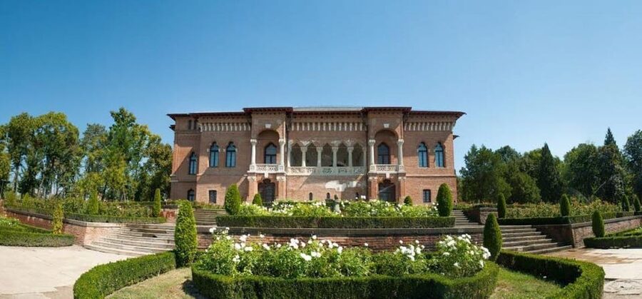 Private Tour from Bucharest to Dracula's tomb and Mogosoaia - Price and logistics: why $117 per person can be worth it