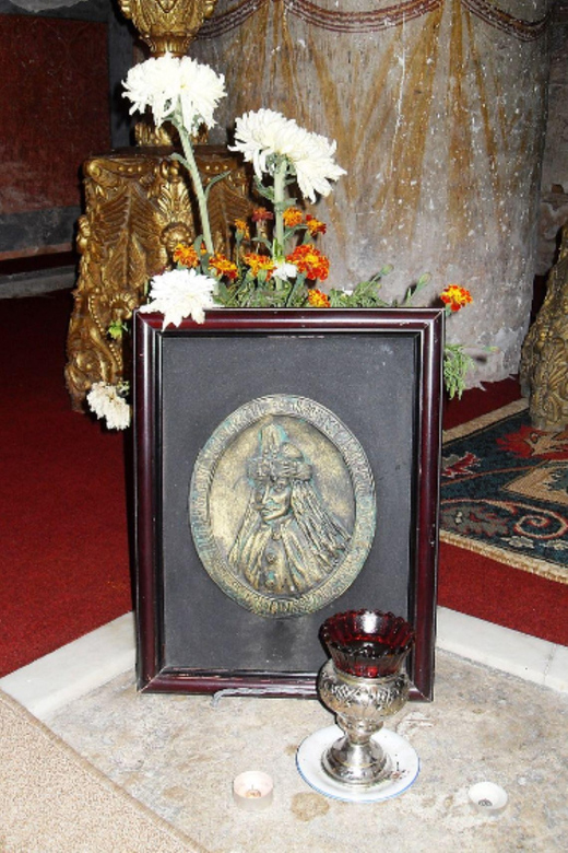 Private Tour from Bucharest to Dracula's tomb and Mogosoaia - Should you book this Draculas tomb and Mogosoaia private tour?