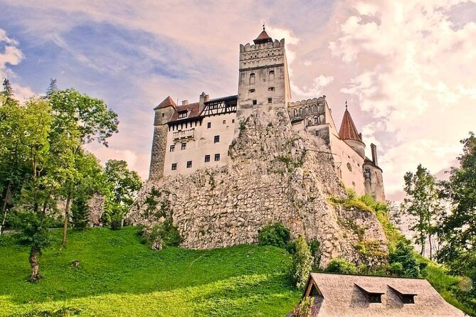 Private Tour to Dracula's Castle, Brașov City & Peleș Castle - Brasov Historical Center: City Walk Energy Without the Transit Hassle
