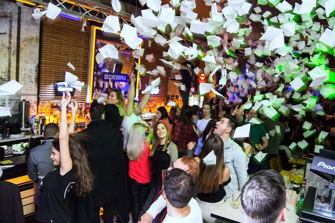 Pub Crawl in Cluj - How the night moves: Museum Square as your roaming landmark