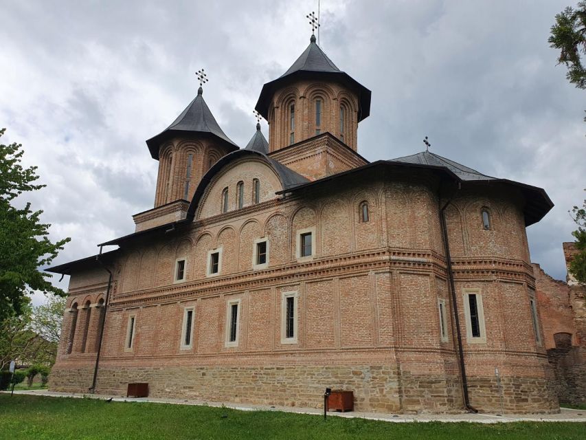 Real Dracula Princely Court and Real Dracula's Fortress - What the day feels like on the ground: pace, time, and your guide