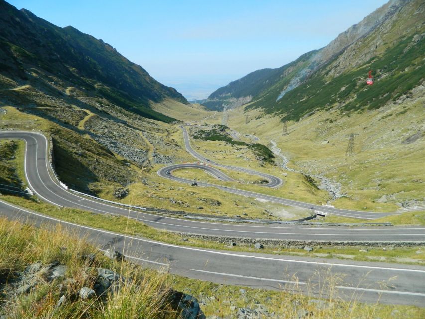 SB09-Transfăgărășan Wonders:Journey through Bâlea Lake,Avrig - The Transfăgărășan Highway drive: viewpoints, bends, and photo rhythm
