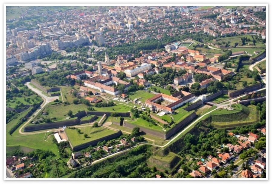 Sibiu: Alba Iulia and Corvin Castle Guided Tour - Lunch timing, free time, and not getting caught hungry