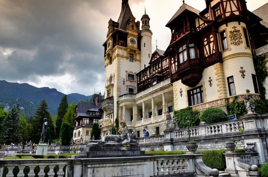 Sinaia: Peleș Castle Tour with An Expert Guide - Key moments you should watch for