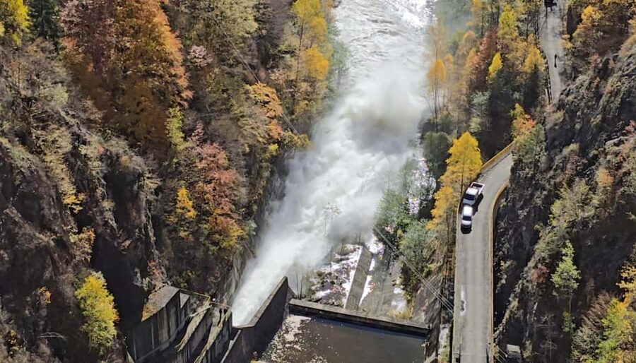 Small group Bears 'Safari' on Transfăgărășan -max 7 tourists - Capra Waterfall: a short stop that still earns a wow