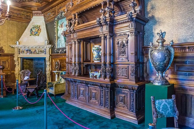 Small-Group Day Trip to Dracula's Castle, Brasov and Peles Castle - Comfort and timing: what to expect when traffic pushes back