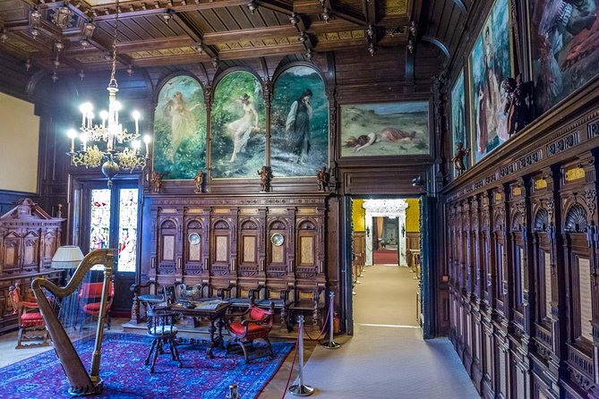 Small-Group Day Trip to Dracula's Castle, Brasov and Peles Castle - Brasov in 2 hours: a guided hit plus room for your own lunch