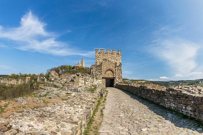 Small-Group Day Trip to North Bulgaria - Tsarevets Fortress in Veliko Tarnovo: The City of Tsars in 1 Hour 20 Minutes
