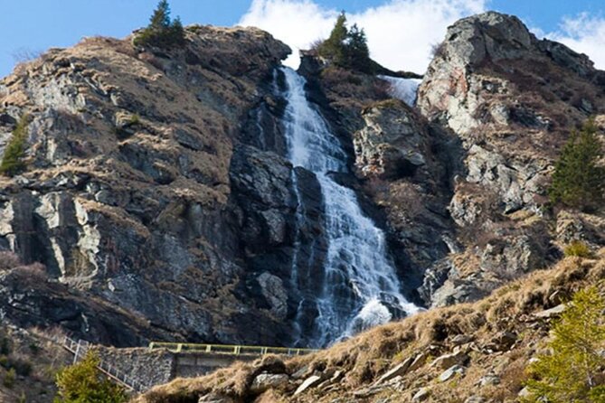 Small group max 7, Transfăgărășan the Top Gear Road - Capra waterfall: a short stop that refreshes the whole day