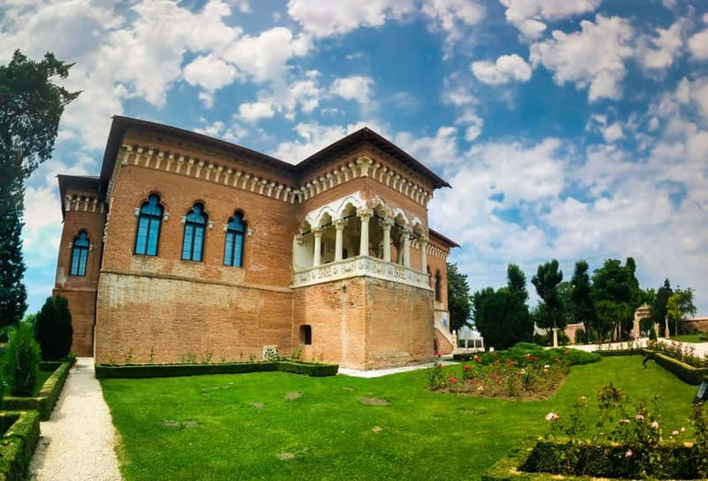 Small Group Tour to Mogosoaia Palace & Snagov Monastery - What the monastery visit feels like on the ground
