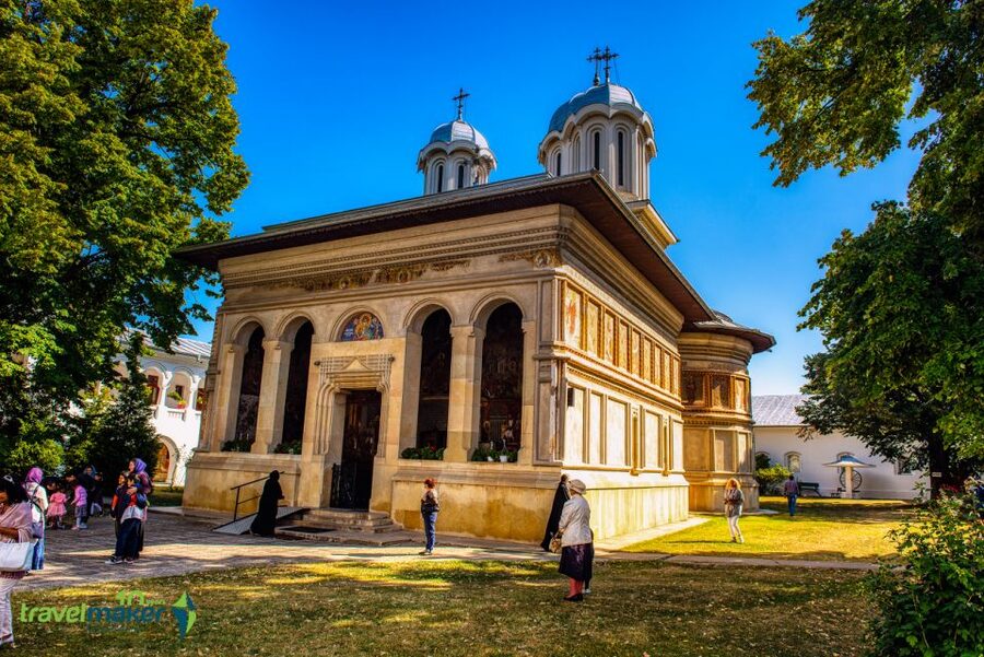 Small Group Tour to Mogosoaia Palace & Snagov Monastery - Mogosoaia Palace: Brancovenesc style you can actually see
