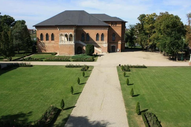 Small Group Tour to Mogosoaia Palace & Snagov Monastery - Dracula legend, handled with context