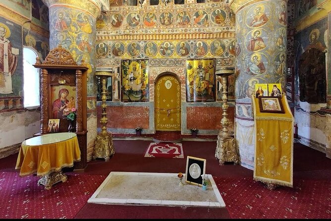 The Real Dracula's Castle in Targoviste, Winery and Dracula' Tomb - The kind of guide that makes this day work (Sebastian as the example)