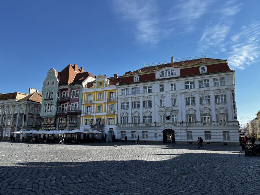 Timisoara: Guided Walking Tour - Unirii Square: Architecture With a Modern Timeline