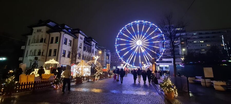 Tour guide in Iasi, Romania - Union Square Start: Your 3-Hour Timeline in Iasi