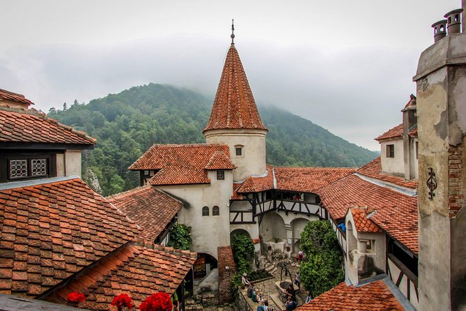 Tour of the 3 Castles: Bran, Rasnov and Peles in Spanish (native Spanish guide). - How the day flows, and how to get the most from it