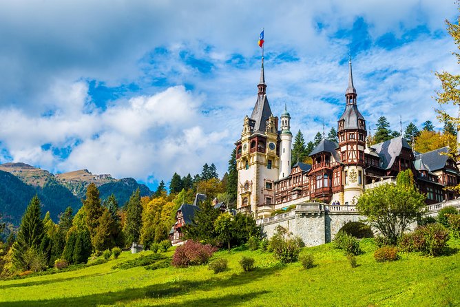 Transylvania and Dracula Castle Full Day Tour from Bucharest - From University Square to Sinaia: why the early start matters