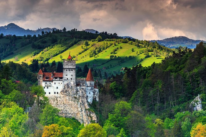 Transylvania and Dracula Castle Full Day Tour from Bucharest - The coach ride: comfort, breaks, and the real schedule risk