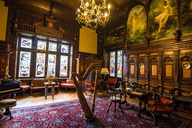 Transylvania and Dracula Castle Full Day Tour from Bucharest - Guides on this tour: what good hosting looks like in practice