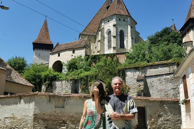 Transylvania Gems: Sighisoara, Medias, Biertan & Gypsy Encounter - Back to Cluj by night: City Hall and a different route