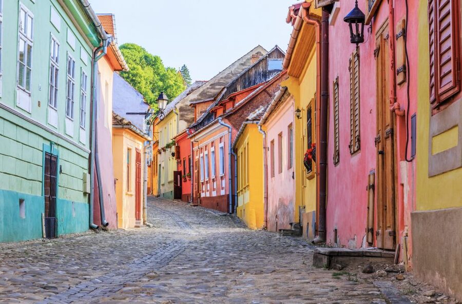 Transylvania's Trail: Sibiu, Bran Castle, Brasov, Sighisoara - Bran Castle: Dracula Legend Meets the Reality of a Fortress