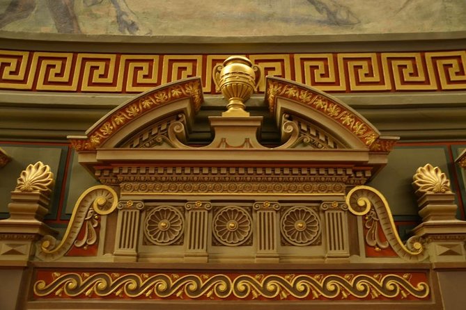 Walking tour of Bucharest - What the guide does best, and why it shows