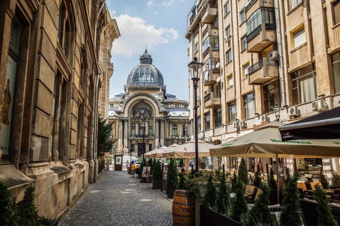 Wine tasting in Bucharest Old town - bonus cheese platter - Key highlights worth knowing