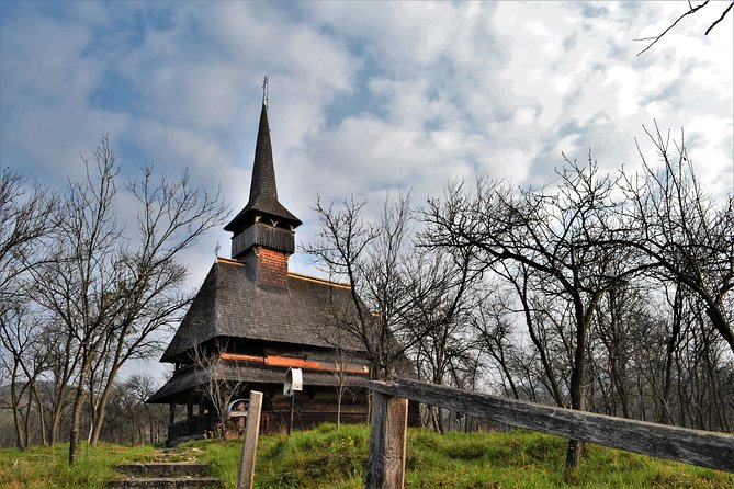 Your rendez-vous with Europe's past: time-travel to Maramures, Transylvania - Bran Pass views, Peles Castle contrasts, and a calm Bucharest wrap-up